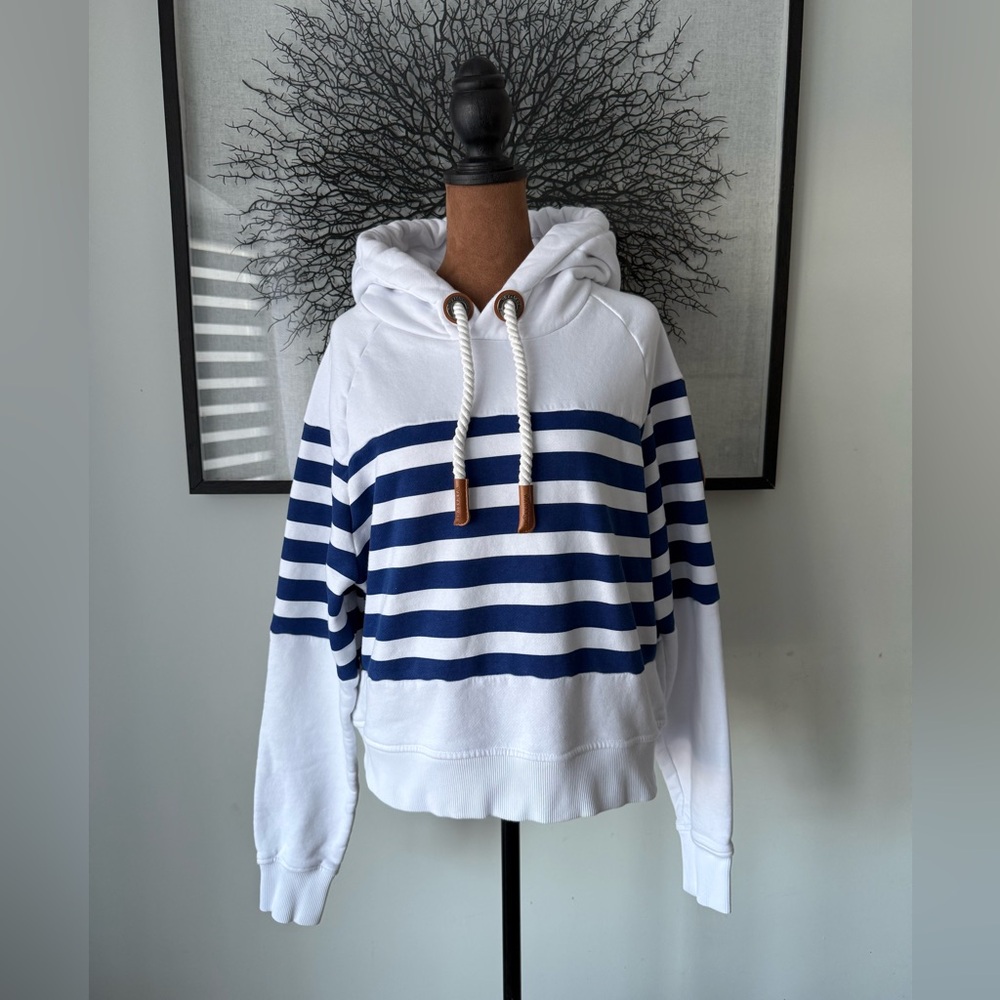 Wanakome Striped Hoodie - White and Navy